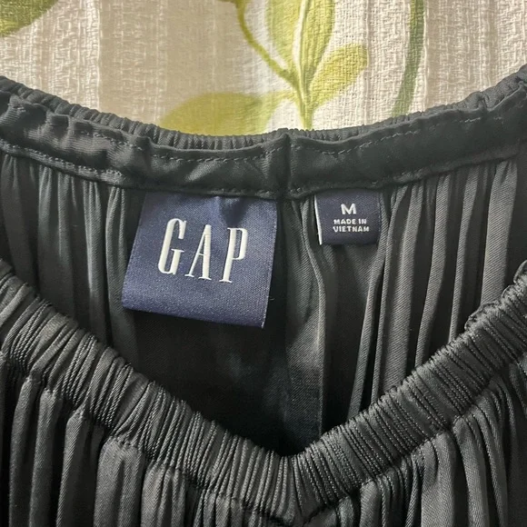 GAP Smocked-Waist Satin Top in Black — Size M (Tall) like new - Picture 6 of 7